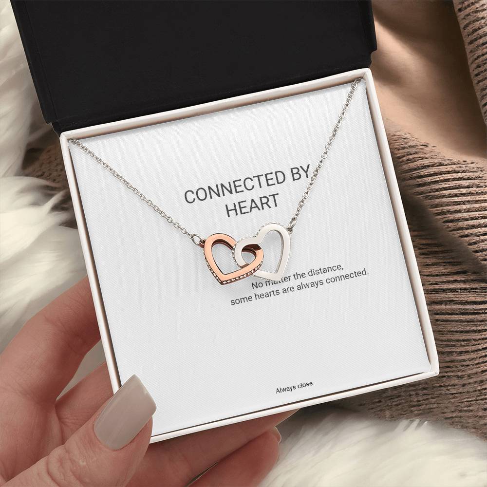 Interlocking Hearts pendant detail